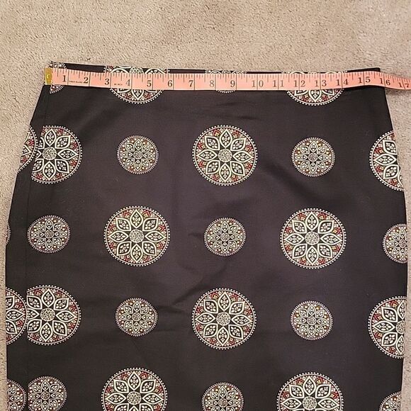 Ann Taylor black print skirt 6 - Picture 2 of 10